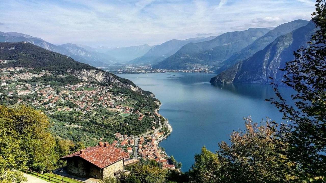 Apartamento Irina'S House With View On Like And Swimming Pool Riva di Solto Exterior foto